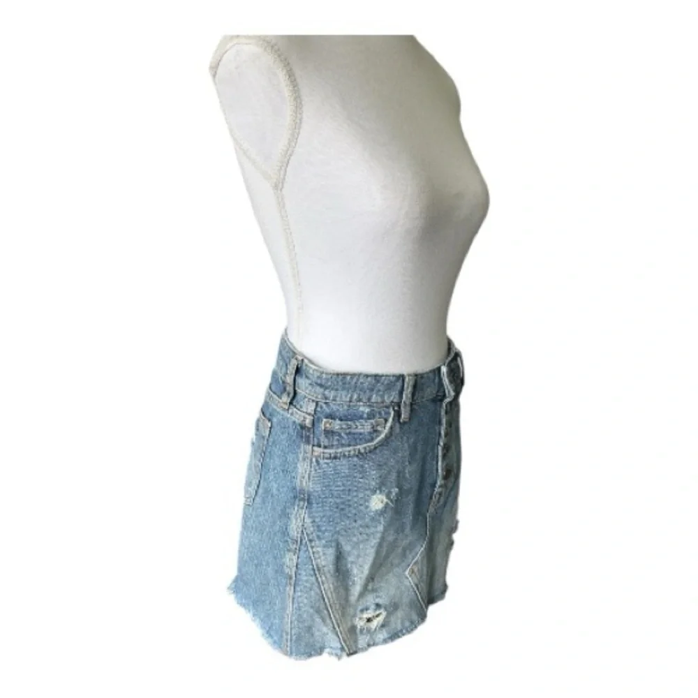 We The Free Button Fly Medium Wash Distressed Mini Denim Skirt 25